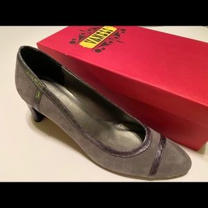 Vaneli shoes 8.5 S New